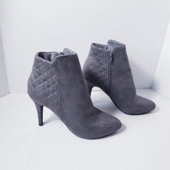 DEXFLEX COMFORT GRAY HEELED BOOT SIZE 7 - Picture 1 of 12